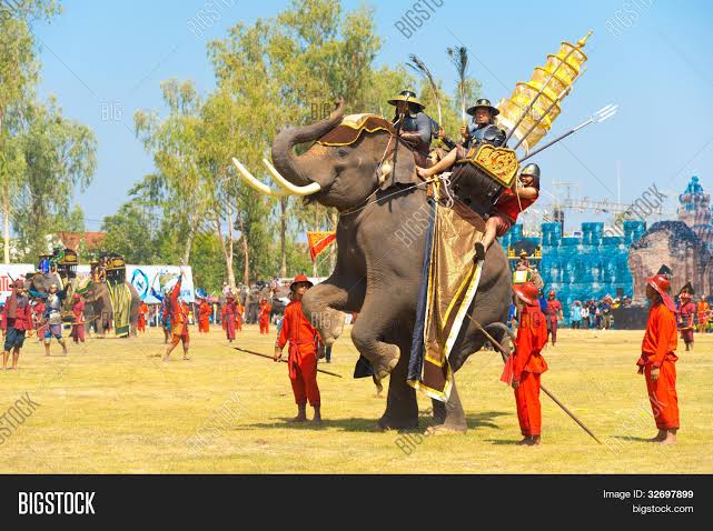 Aik raja hathi par - from Hindi Kahaniyan